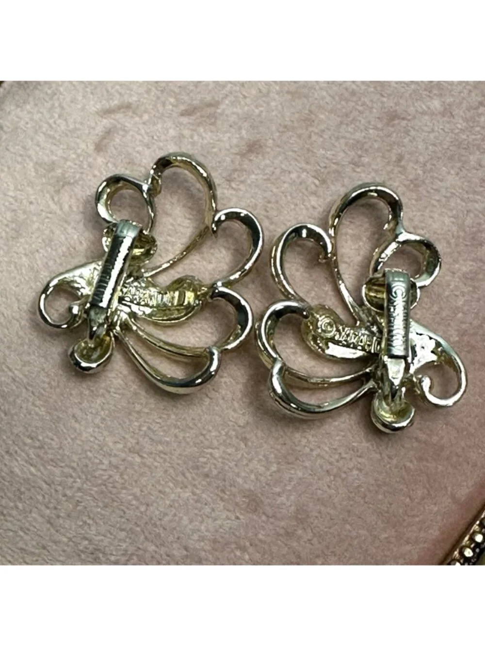Vintage Sarah Coventry Signed Clip-On Earrings Frosted Feathers 1961 Silver-tone